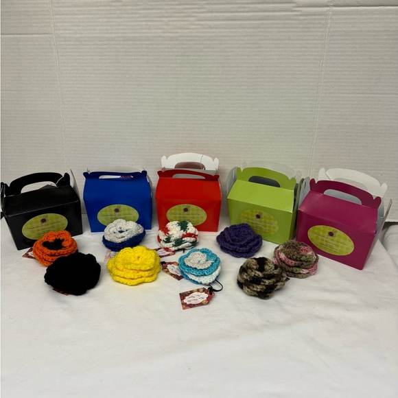 Handmade Accessories - Handmade Crochet Flower Pins New comes with gift box